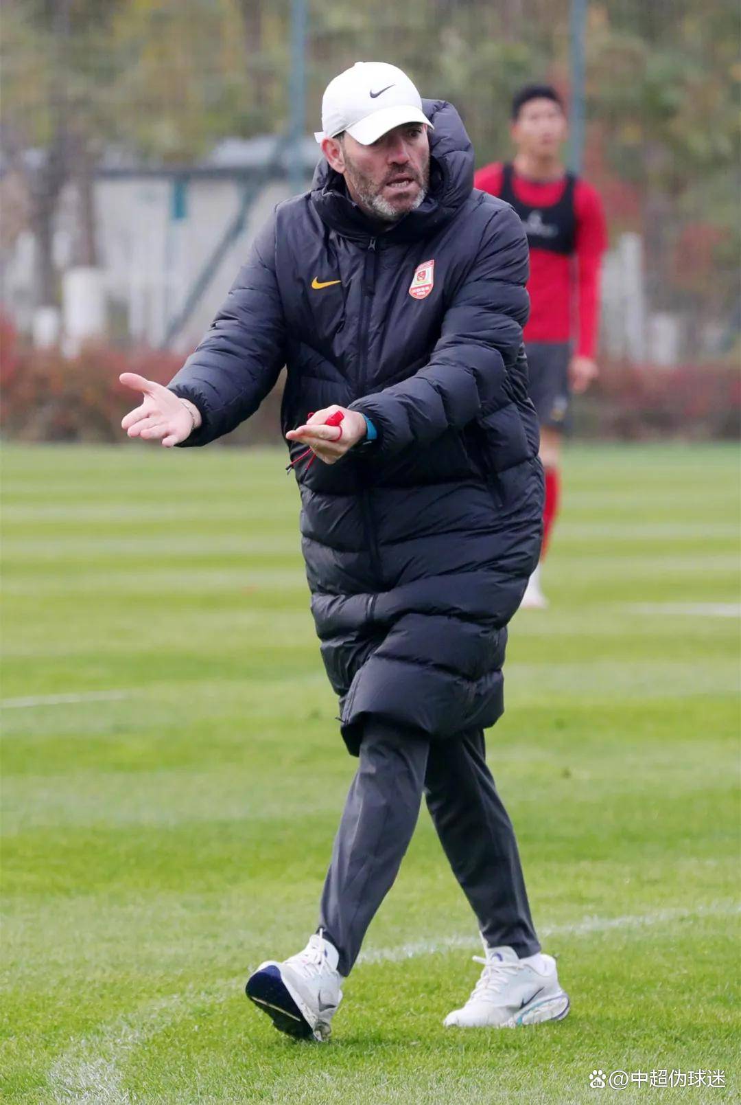 开云体育官网-中超赛后走向成谜，纽卡斯尔官宣签约，引发热议，资深球员宣示担当的简单介绍